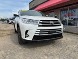 Used 2017 Toyota Highlander Plus image 2