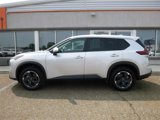 Used 2024 Nissan Rogue SV image 2