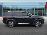 New 2025 Nissan Pathfinder Platinum image 4