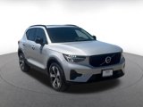 Used 2024 Volvo XC40 B5 Core image 3