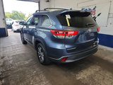 Used 2017 Toyota Highlander XLE image 2