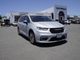 Certified 2023 Chrysler Pacifica Limited image 2