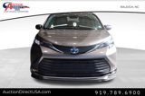Used 2024 Toyota Sienna XLE image 2