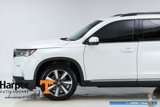 Used 2024 Honda Pilot Touring image 3