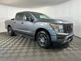 Used 2023 Nissan Titan SV w/ SV Convenience Package image 2