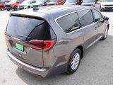 Used 2023 Chrysler Pacifica Touring-L image 5