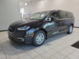 New 2025 Chrysler Pacifica Select image 3