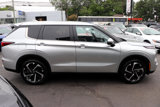 Used 2024 Mitsubishi Outlander AWD image 6