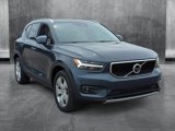 Used 2022 Volvo XC40 T4 Momentum image 3