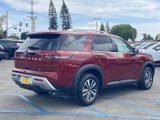 New 2025 Nissan Pathfinder SL image 2
