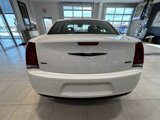 Used 2022 Chrysler 300 Touring L image 4