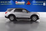 Used 2022 Ford Explorer XLT image 2