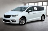 Used 2023 Chrysler Pacifica Touring-L image 2