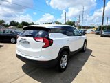 Used 2024 GMC Terrain SLE image 4