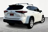 Used 2024 Toyota Highlander LE image 2