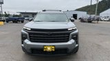 Used 2025 Chevrolet Traverse LT w/ Sun and Wheel Package image 2