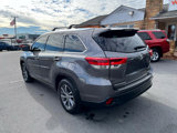 Used 2018 Toyota Highlander XLE image 3