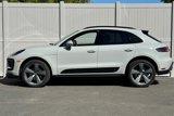 Used 2025 Porsche Macan image 2