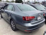 Used 2017 Volkswagen Jetta SE image 2