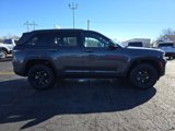 New 2025 Jeep Grand Cherokee Altitude image 4