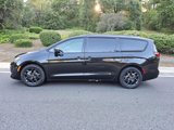 Used 2018 Chrysler Pacifica Limited w/ Advanced Safetytec Group image 2