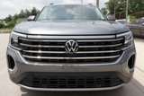 Used 2024 Volkswagen Atlas SE image 2
