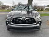 Used 2022 Toyota Highlander XLE image 2