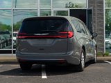 Used 2023 Chrysler Pacifica Touring-L image 5