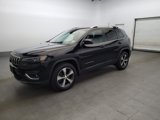 Used 2019 Jeep Cherokee Limited image 2