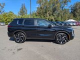 New 2025 Mitsubishi Outlander SE image 3