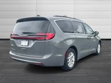 Used 2022 Chrysler Pacifica Touring-L image 4
