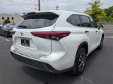 Used 2023 Toyota Highlander XLE image 6