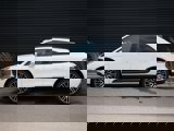 Certified 2022 Porsche Macan image 2