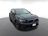 Used 2024 Volvo XC40 B5 Core image 3