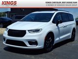 New 2025 Chrysler Pacifica Limited image 2