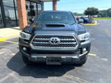 Used 2017 Toyota Tacoma TRD Sport w/ Tow Package (A/T) image 2