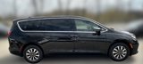 New 2025 Chrysler Pacifica Select image 2