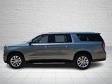 Used 2023 Chevrolet Suburban Premier image 2