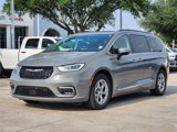 Used 2023 Chrysler Pacifica Limited w/ Uconnect Theater Family Group image 3