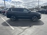 Used 2024 Mitsubishi Outlander SE image 3