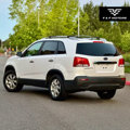 Used 2011 Kia Sorento LX w/ Convenience Pkg image 2