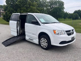 Used 2017 Dodge Grand Caravan SE image 3