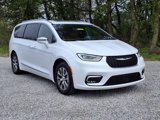 Used 2024 Chrysler Pacifica Pinnacle image 2