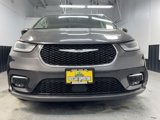 Used 2023 Chrysler Pacifica Touring-L image 2