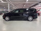 New 2025 Chrysler Pacifica Select image 2