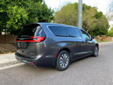 Used 2023 Chrysler Pacifica Touring-L image 6