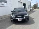 New 2025 Chrysler Pacifica Select image 2