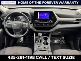 Used 2023 Toyota Highlander LE image 3