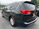 Used 2018 Chrysler Pacifica Touring-L Plus image 5