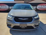 Used 2023 Chrysler Pacifica Touring-L image 2